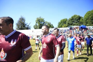 Gran fiesta futbolera en partido de Leyendas en Uruapan