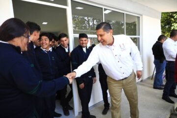 Nacho Campos sigue cumpliendo compromisos con el sector educativo