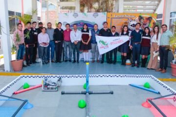 Dan banderazo de salida a delegación michoacana que competirá en Mundial de Robótica Dan banderazo de salida a delegación michoacana que competirá en Mundial de Robótica