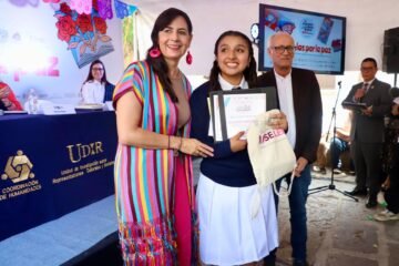 Reconoce SEE a alumnos lectores en la Fiesta del Libro y la Rosa Reconoce SEE a alumnos lectores en la Fiesta del Libro y la Rosa