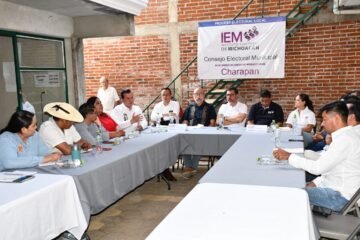 La democracia en Charapan está amenazada: Memo Valencia