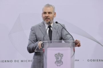 Avanza gobierno digital en trámites y servicios para ciudadanos: Bedolla