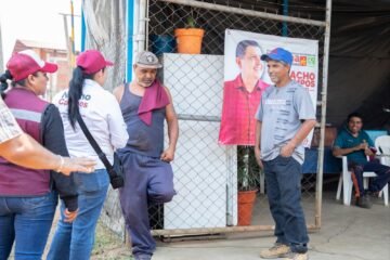 Uruapenses reconocen avances con Nacho Campos