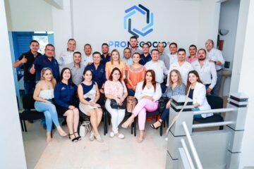 Desde muy temprano Movimiento de la Alegría inició su agenda con una reunión de simpatía con integrantes de «PRONEGOCIOS» quienes forman el sector empresarial con alto impacto en Uruapan🫱🏻‍🫲🏽 🍊 