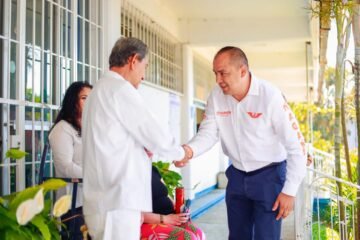 ¿ *y tu quieres el cambio para Uruapan* ?, Movimiento Ciudadano te hace la invitación a que te sumes a este proyecto, por que al igual que tu a estamos hemos llegado al limite de tanta inseguridad, falta de obras y la no existencia de una economía transparente para todos. Movimiento Naranja.🍊