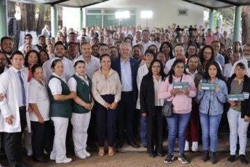 Arranca Bedolla programa La Clínica es Nuestra; se destinan 376 mdp para 686 unidades