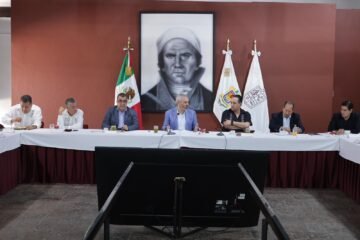 Bedolla y diputados federales electos acuerdan gestionar rehabilitación carretera