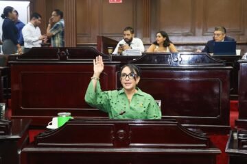 Aprueba Congreso reforma que impulsó Lupita Díaz a favor de las y los niños en orfandad de madres víctimas de feminicidio Aprueba Congreso reforma que impulsó Lupita Díaz a favor de las y los niños en orfandad de madres víctimas de feminicidio