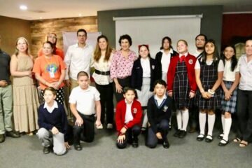Pasan alumnos michoacanos a fase nacional de encuentro de inglés