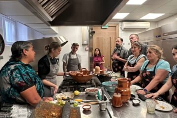 Con su sazón, cocinera tradicional michoacana conquista España