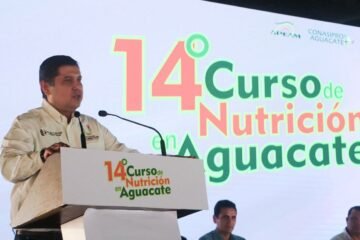 Encabeza Nacho Campos la inauguración del XIV curso de Nutrición en Aguacate 