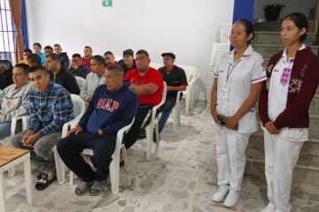 Centro de salud de Uruapan previene sobre dengue, tuberculosis y parasitosis