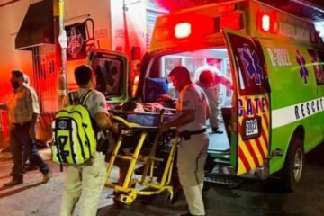 Chocan 2 motos; hay 4 lesionados