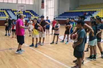 Campamento internacional de básquetbol, en Uruapan