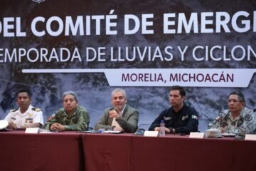 Bedolla coordina acciones contingentes para evitar riesgos por lluvias