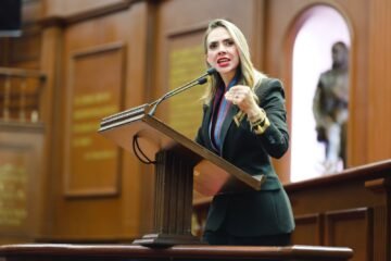 Samanta Flores lanza iniciativa para penalizar enérgicamente perfiles falsos en redes sociales