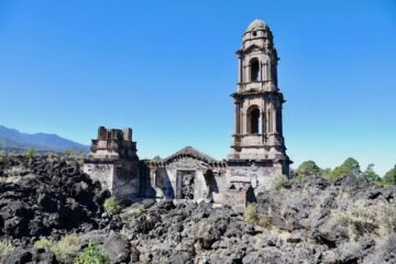 Este verano conoce las 3 iglesias semihundidas que hay en Michoacán