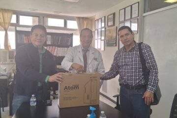 Donan equipo de cómputo en el Hospital General de Uruapan