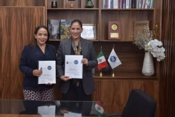 Entrega Andrea Villanueva Tercer Informe Legislativo