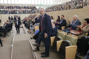 Bedolla asiste a toma de protesta de gobernadora de Guanajuato Bedolla asiste a toma de protesta de gobernadora de Guanajuato