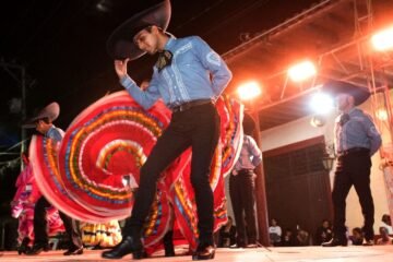 Conmemoran los 214 años de libertad, con gran fervor patrio