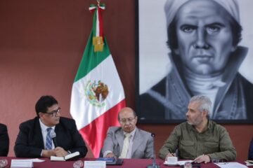 Bedolla y trabajadores del Poder Judicial dialogan sobre reforma estatal en materia judicial