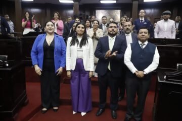 Rinden protesta nuevos funcionarios del Congreso del Estado