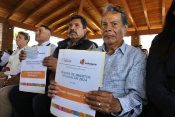 Entrega Bedolla apoyos a los artesanos de 30 comunidades para Semana de Muertos Entrega Bedolla apoyos a los artesanos de 30 comunidades para Semana de Muertos