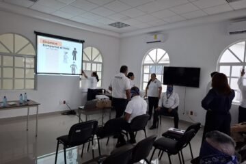 Lleva CMASC taller de comunicación asertiva a personal de la Fiscalía Regional de Lázaro Cárdenas