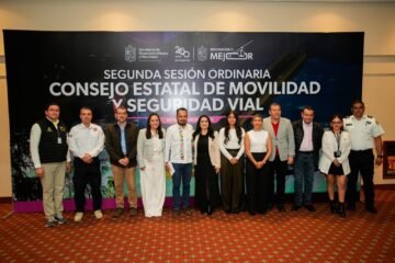 Presenta Gladyz Butanda avances de los teleféricos al Consejo Estatal de Movilidad