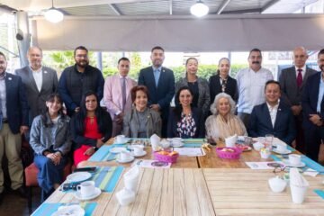 Alma Rosa Bahena Villalobos, Magistrada Presidenta del TEEMICH asistió a la charla mensual de la Barra Michoacana Colegio de Abogados, A.C.