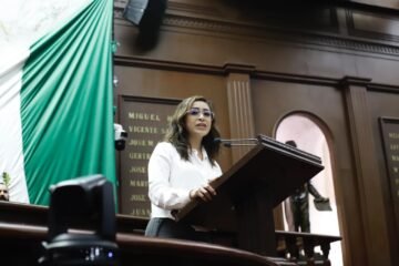 Grecia Aguilar a favor de la defensa de las tradiciones y costumbres de Michoacán Grecia Aguilar a favor de la defensa de las tradiciones y costumbres de Michoacán