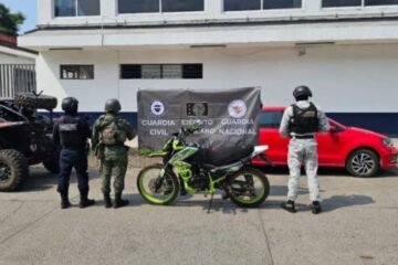 SSP y autoridades federales detienen a objetivo delincuencial y aseguran arsenal, en Apatzingán