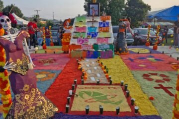 Con altares y tapetes Cecytem preserva tradición de Noche de Muertos