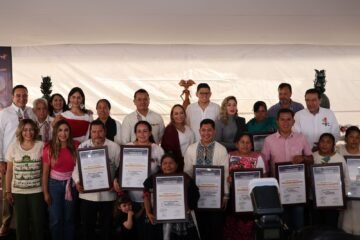 Entregan 113 premios del Concurso Estatal de Artesanías en Pátzcuaro