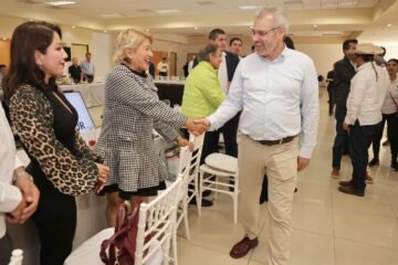 Acuerdan Bedolla y empresarios de Uruapan coordinación para el desarrollo