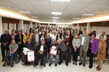 Entregan presea al Mérito de las Personas con Discapacidad Entregan presea al Mérito de las Personas con Discapacidad