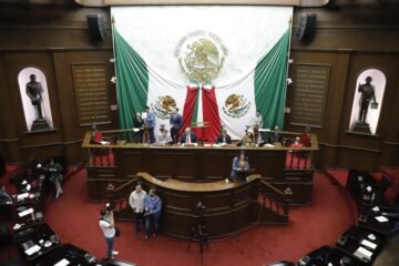 Exhorta 76 Legislatura instituciones públicas para concientizar sobre daños ocasionados por uso excesivo de dispositivos con pantalla