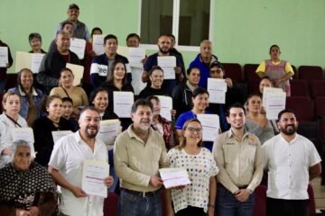 Icatmi fortalece a locatarios del mercado de Pátzcuaro en manejo de emociones en el trabajo