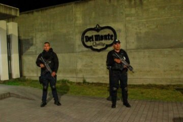 Policía Auxiliar vigila empacadoras de aguacate