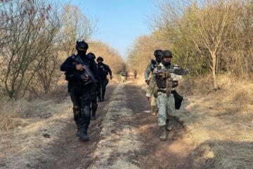 SSP y Defensa desactivan tres artefactos explosivos en Apatzingán