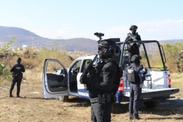 Dos detenidos con órdenes de aprehensión por secuestro y robo de vehículo: SSP