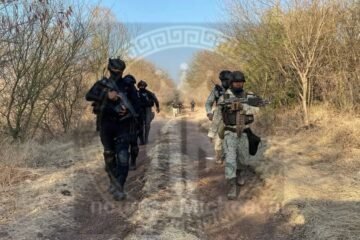 Al repeler agresión, autoridades abaten a tres presuntos delincuentes en Apatzingán