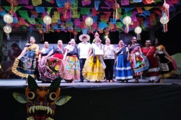 En el marco del Tianguis Artesanal del Domingo de Ramos se llevó a cabo la participación cultural del Barrio de San Juan Bautista