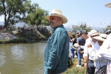 Bedolla da banderazo de primera Regata Nacional de Canotaje en Urandén