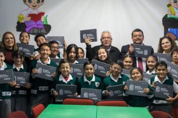 Docentes hoy realizan su labor con mejores herramientas tecnológicas