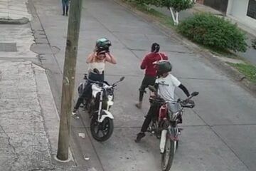 Detenida Grecia Itxel “N” presunta responsable de robarse una motocicleta , en Uruapan