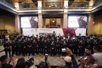 Comisión de Seguridad y Protección Civil de la 76 Legislatura reconoce a bomberos del estado