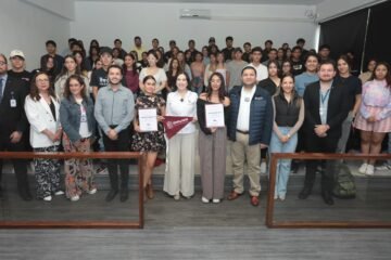 Michoacán impulsa talento de más de mil jóvenes con becas de movilidad