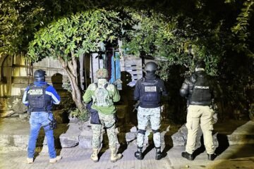 Catea Fiscalía General inmueble en Morelia; se aseguran 900 dosis de metanfetamina y detienen a dos personas